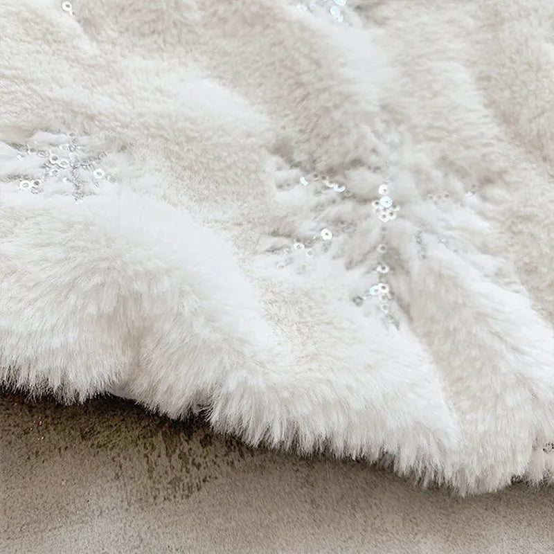 Beautiful Cotton Plush Snowflake Christmas Tree Skirt